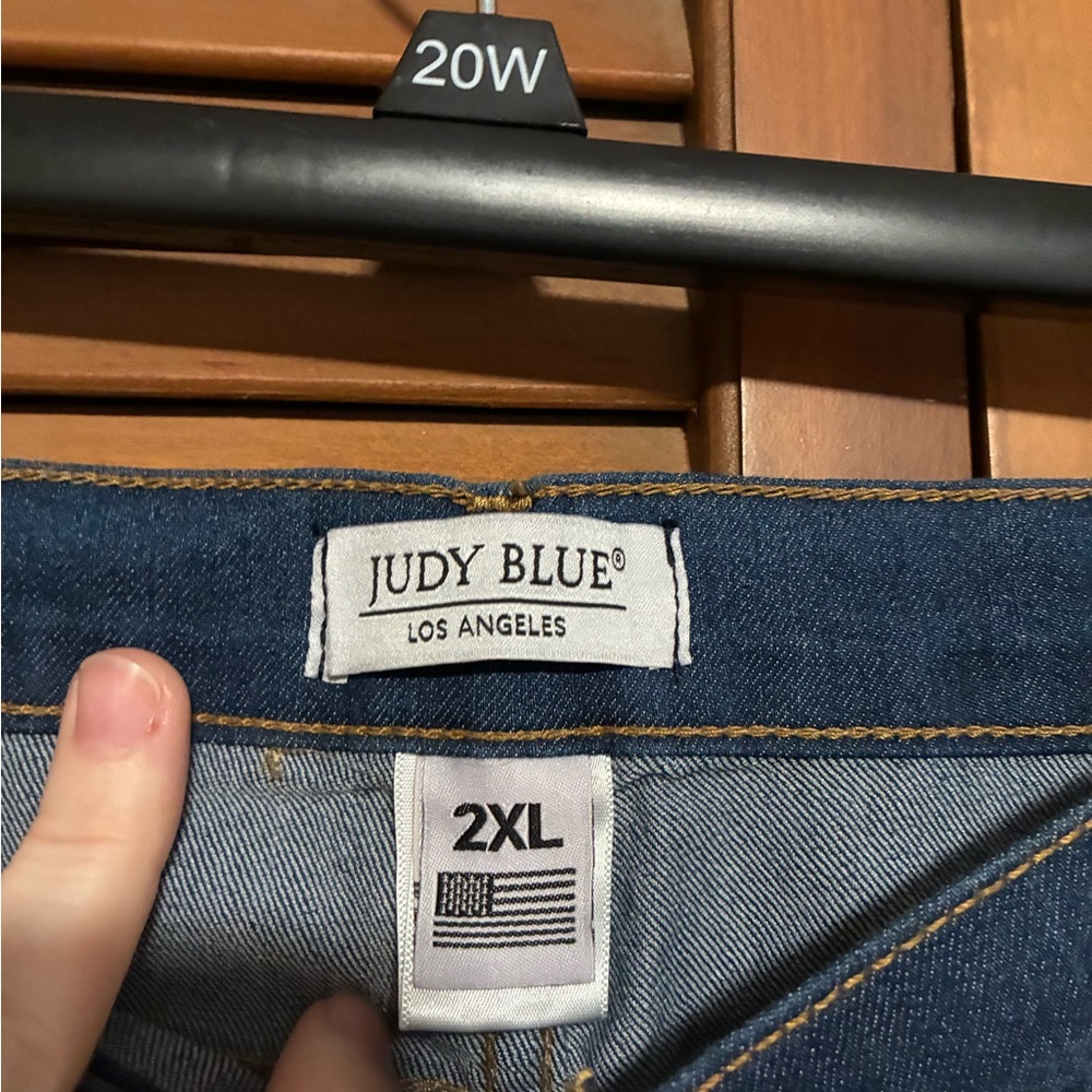 Judy Blue Dark Wash Jean Shorts - Picture 2 of 4